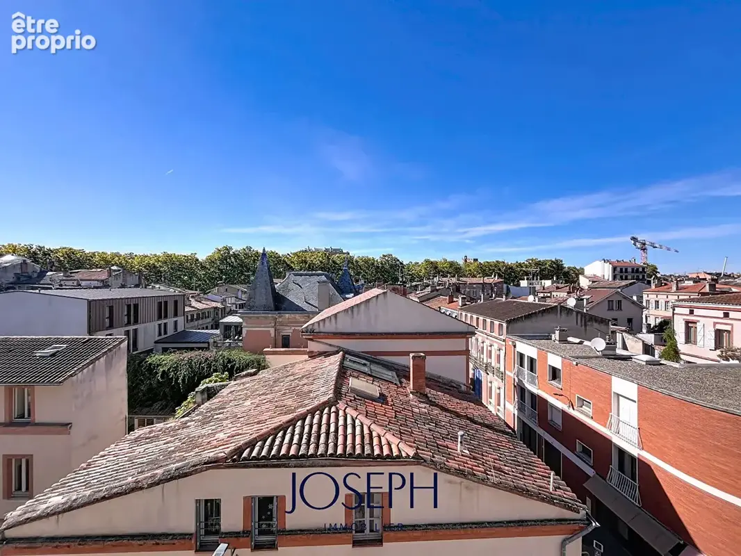 Place dupuy, t4 de 140 m² avec garage et celliers. - photo 3