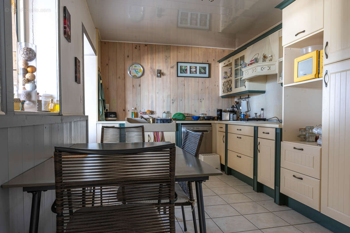 Appartement à CHATEAUNEUF-LES-MARTIGUES