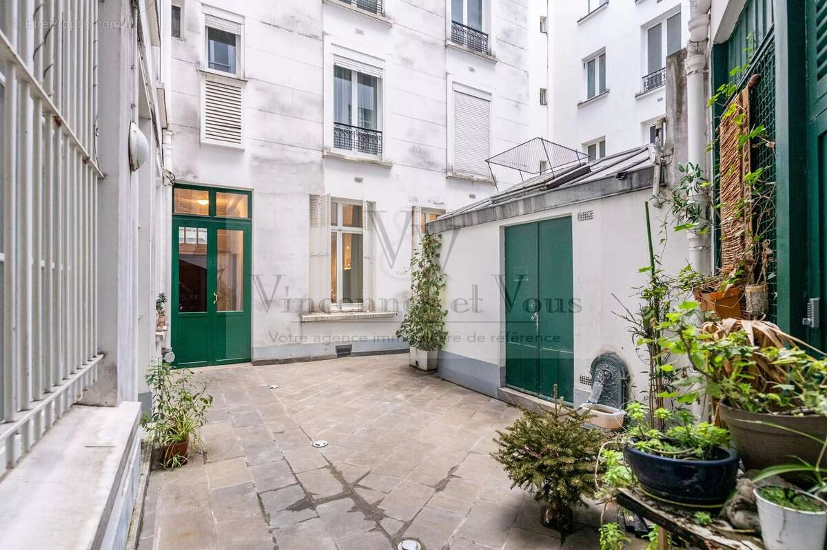 Appartement à PARIS-14E