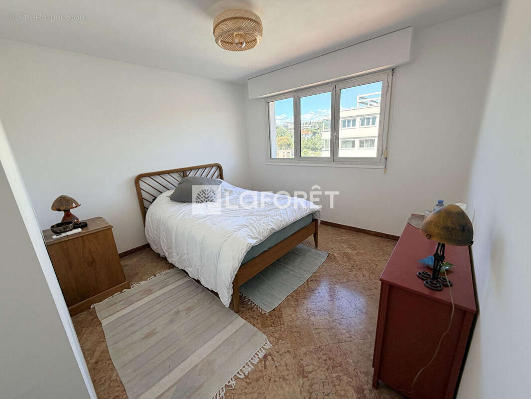 Cannes bas Petit Juas : Appartement 4 pièces 85 m² avec Terrasse, Parking et Cave - photo 12