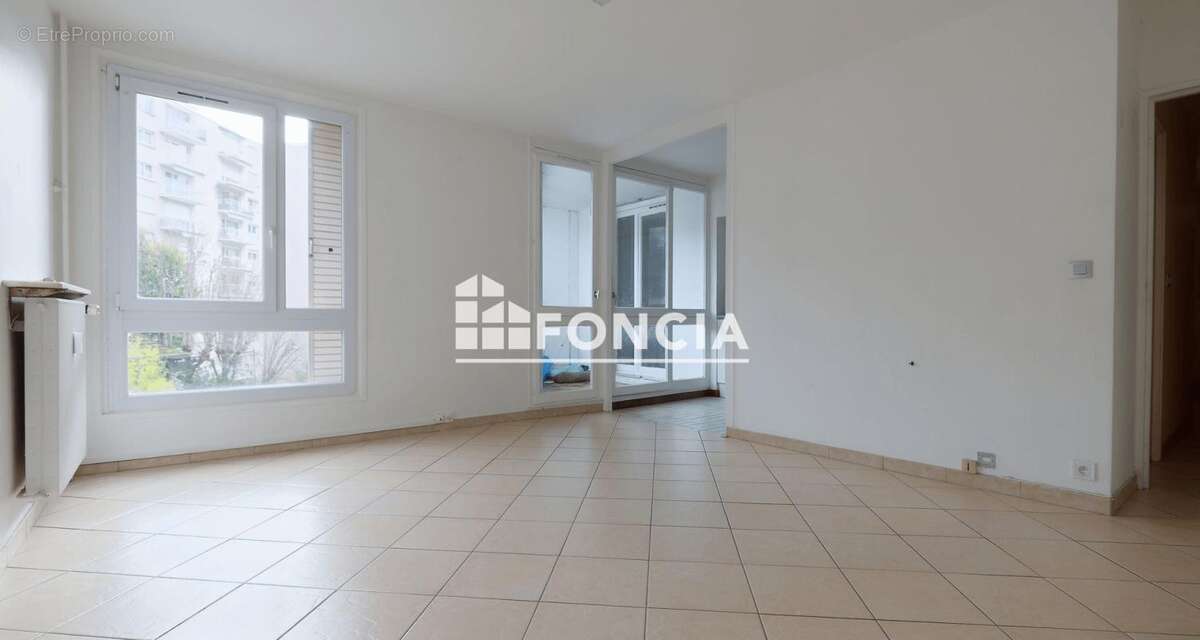 Appartement à CORBEIL-ESSONNES