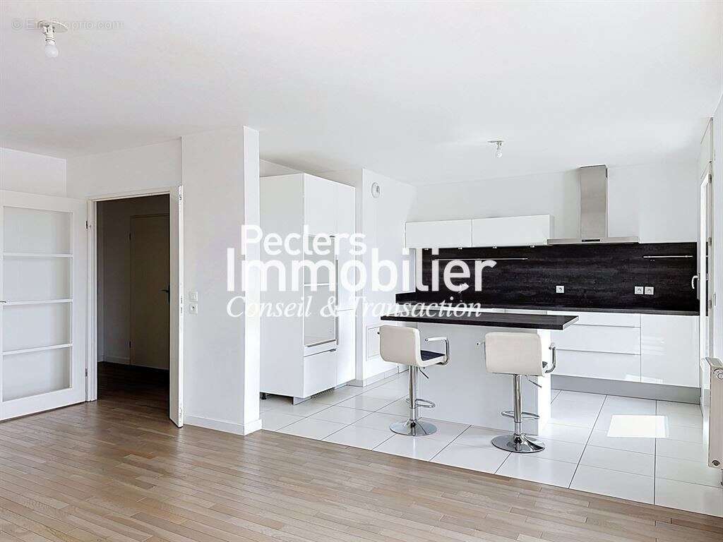 Rueil-Malmaison – Centre Ville - Parc de l'amitié - Bel appartement 3 pièces dernier étage de 74,93 - photo 3