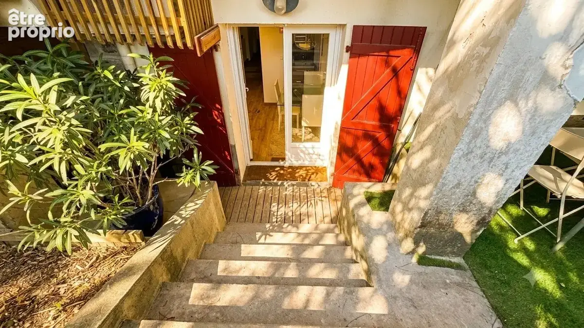 Appartement dans une résidence de prestige à vendre à Hossegor  T3 rénové avec terrasse, canal, parking, entre lac et océan - photo 8