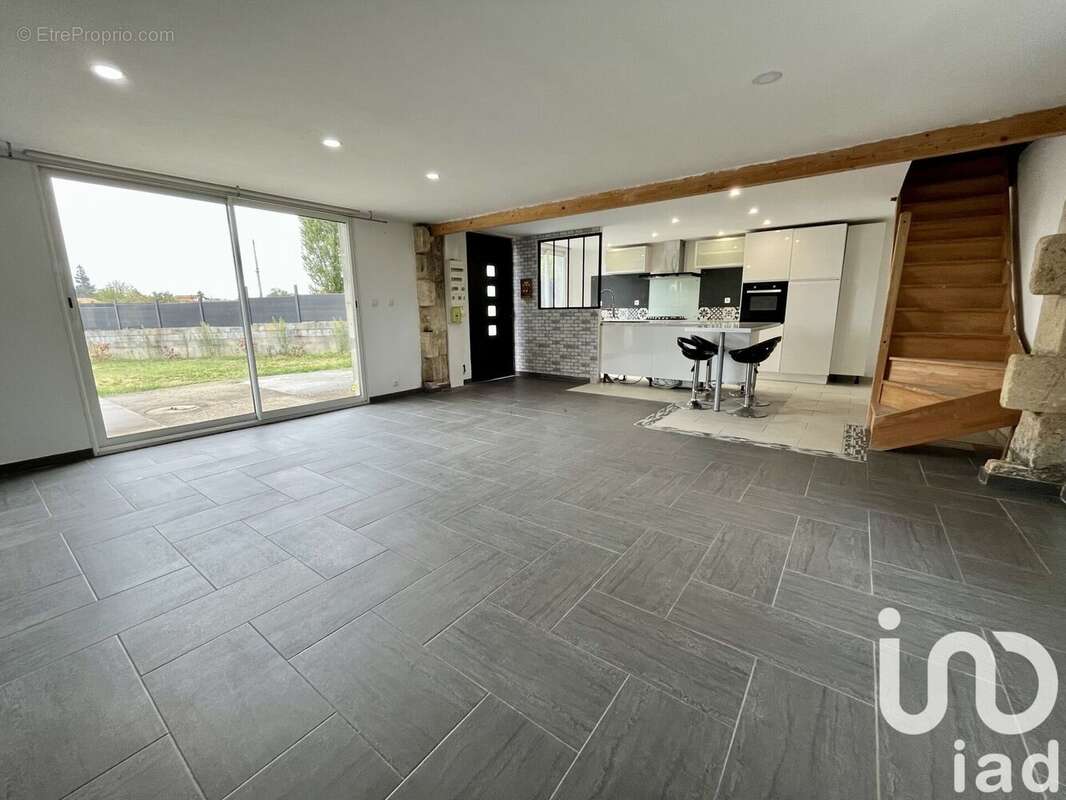 Photo 2 - Maison à SAINT-CHRISTOLY-DE-BLAYE