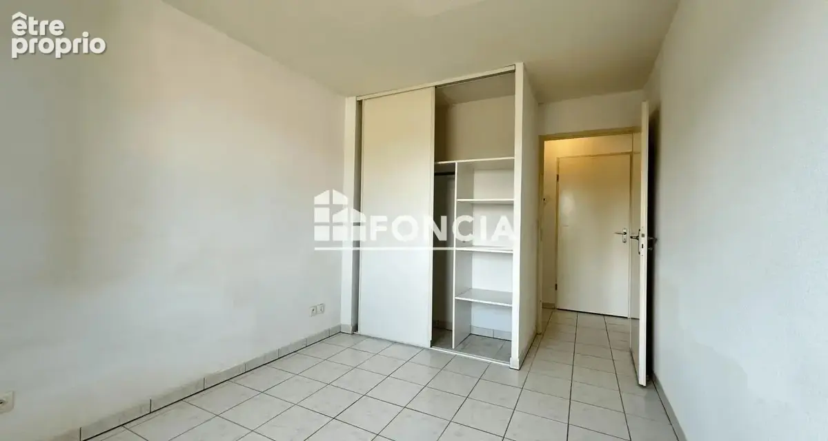 Appartement T3 lumineux avec loggia et parking - Résidence récente à Villeneuve-sur-Lot - photo 9