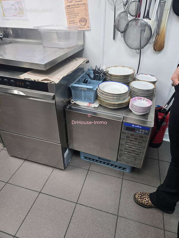 Commerce à MEXIMIEUX