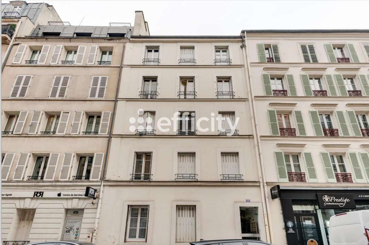 Appartement à PARIS-17E