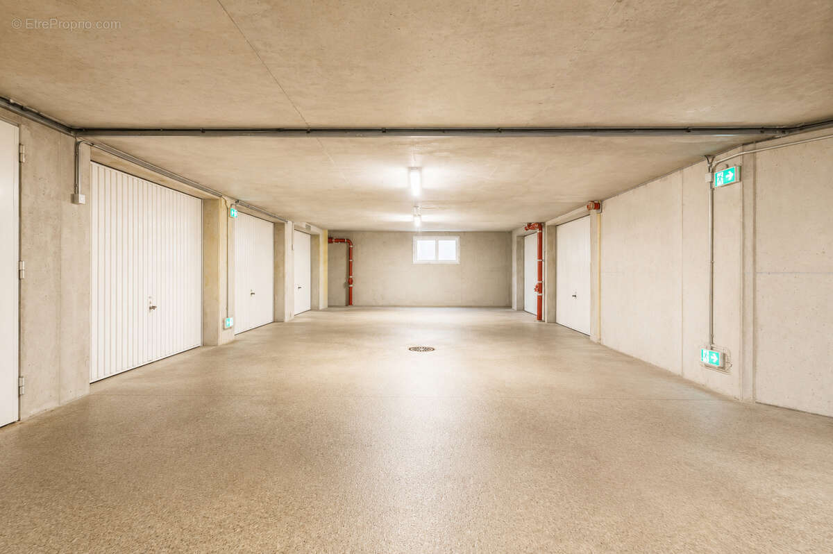 Robertsau : T3 avec balcon de 12 m² , cave et garage fermé disponible - photo 8