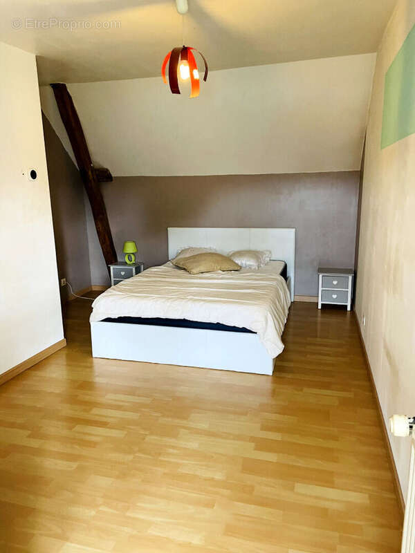 Maison à LA CELLE-SAINT-AVANT