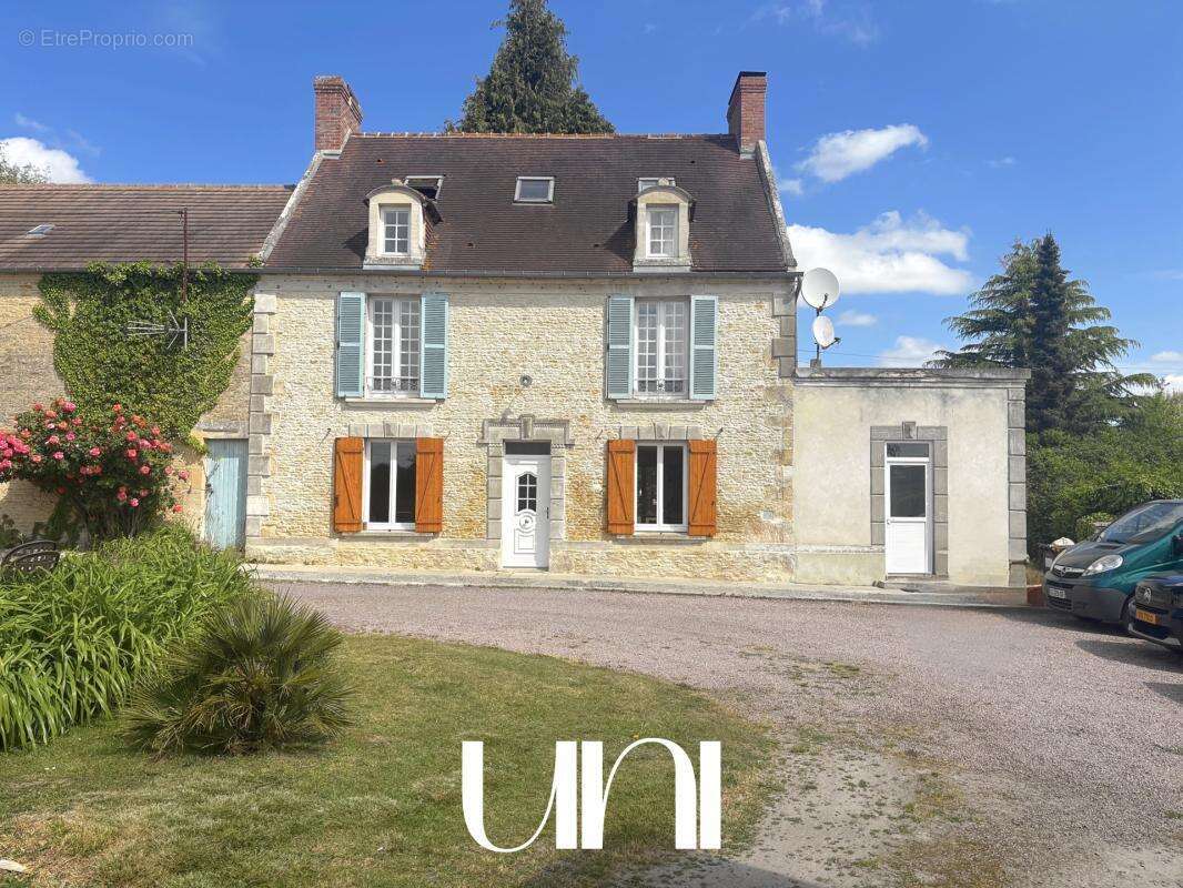 Maison à ARGENCES