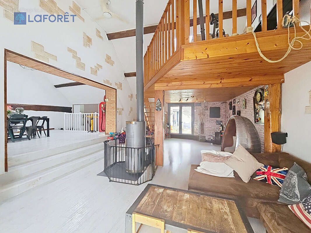 Appartement à MONTRY