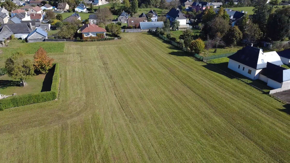 Terrain à LAMARQUE-PONTACQ