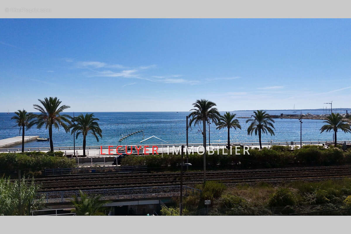 Appartement à VALLAURIS