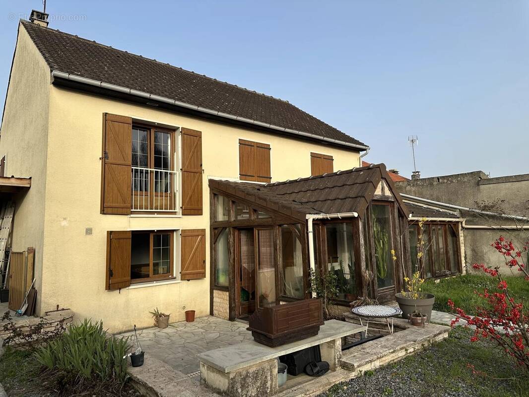 Appartement à BROU-SUR-CHANTEREINE