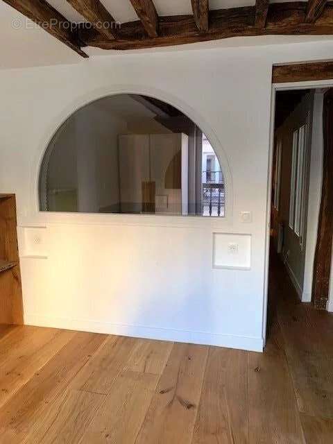 Appartement à PARIS-2E