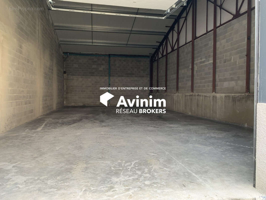 lot 5: 194 m2  - Commerce à FROGES