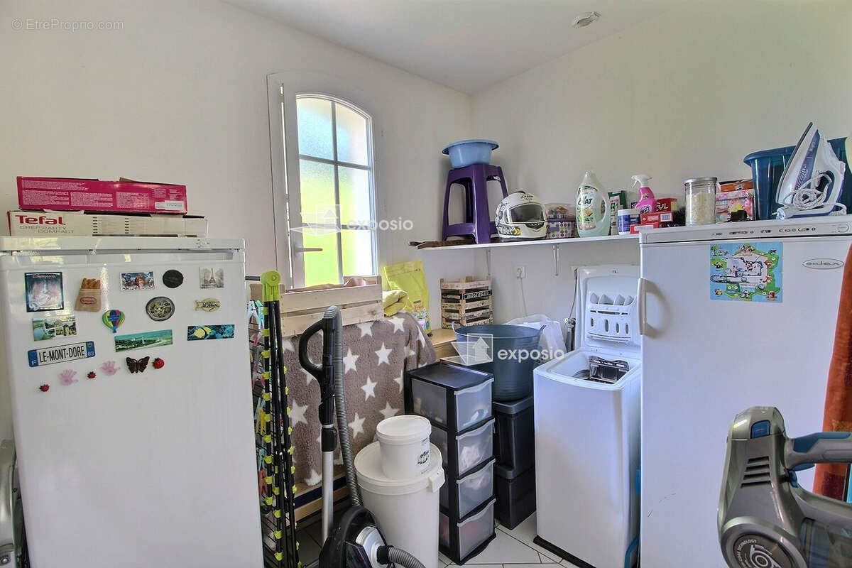 Maison à PRISSE-LA-CHARRIERE