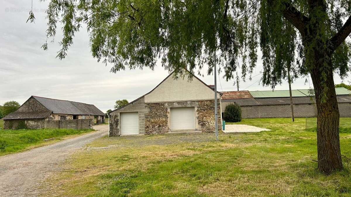 Maison à LA ROUXIERE