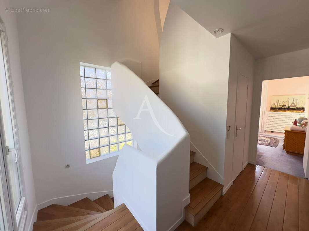 Maison à SAINT-MAUR-DES-FOSSES