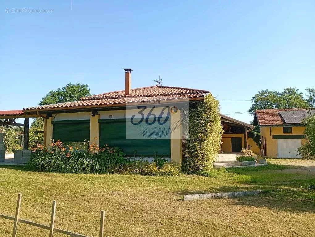 Corps de ferme rénové avec piscine  et vaste terrain NC à Montracol - photo 22