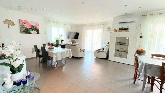 Maison 100 m² à Cluses  - photo 4