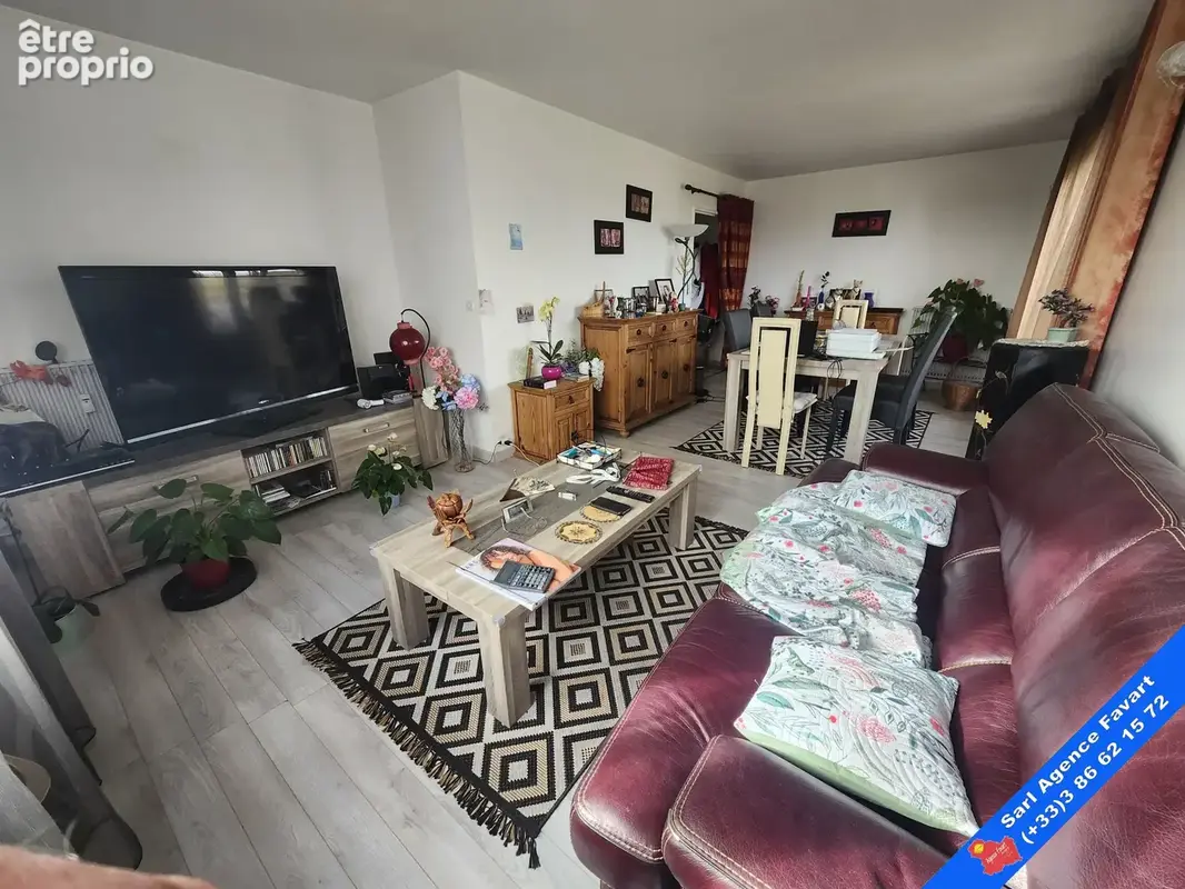 Appartement F3 transformé en grand F2 - photo 2