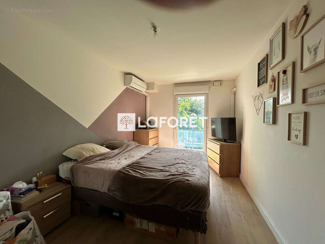 Appartement à SAINT-LAURENT-DU-VAR