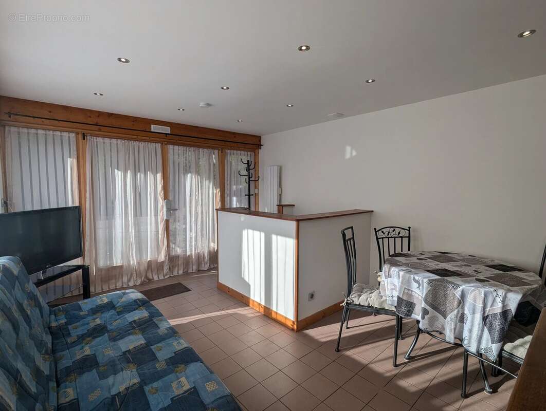 Appartement à MORILLON