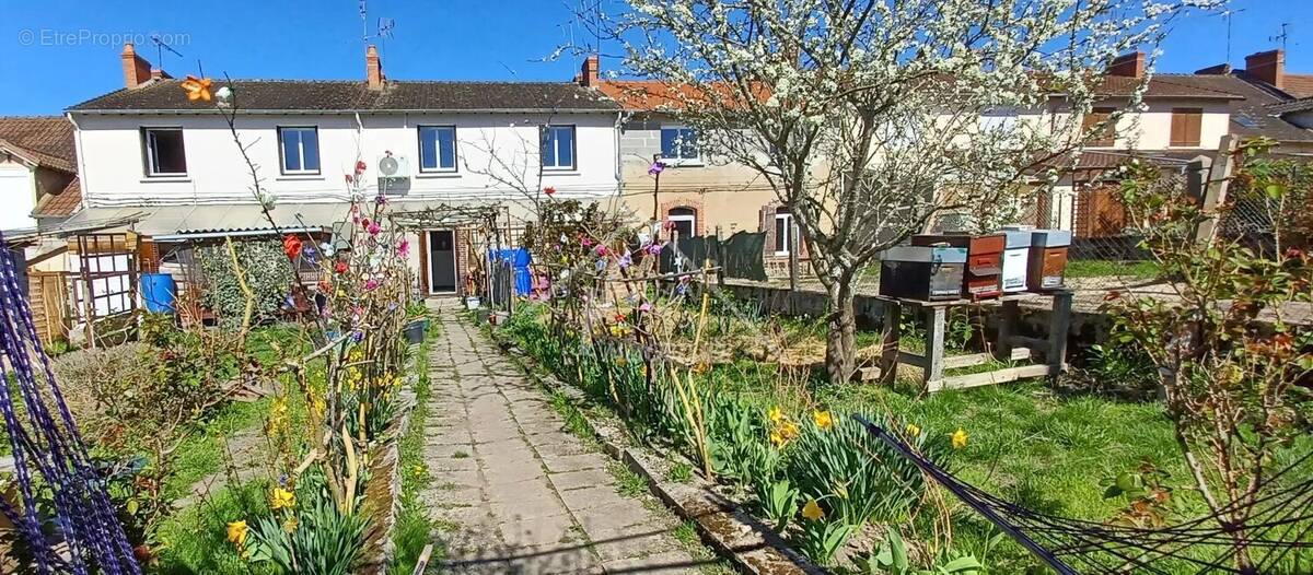 Maison à NOYANT-D'ALLIER