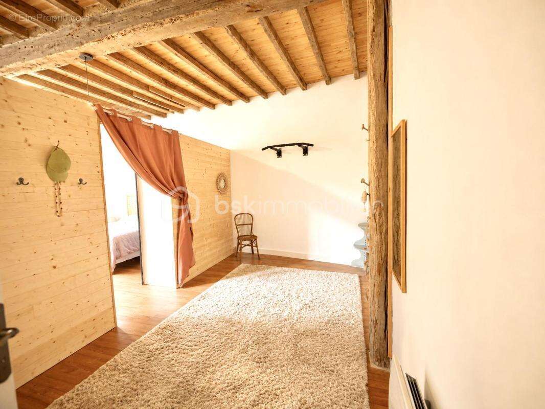 Maison à VIC-FEZENSAC