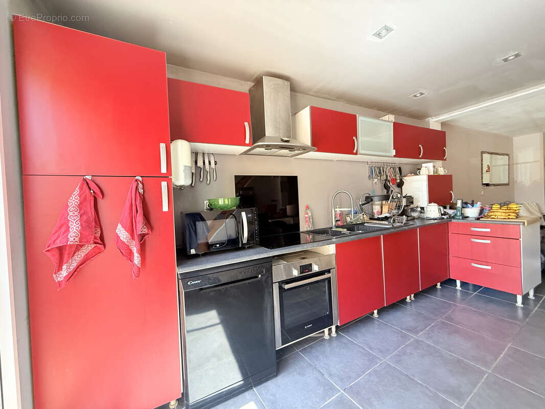 EXCLUSIVITE IRIA IMMOBILIER-Maison récente très proche des commodités! - photo 3