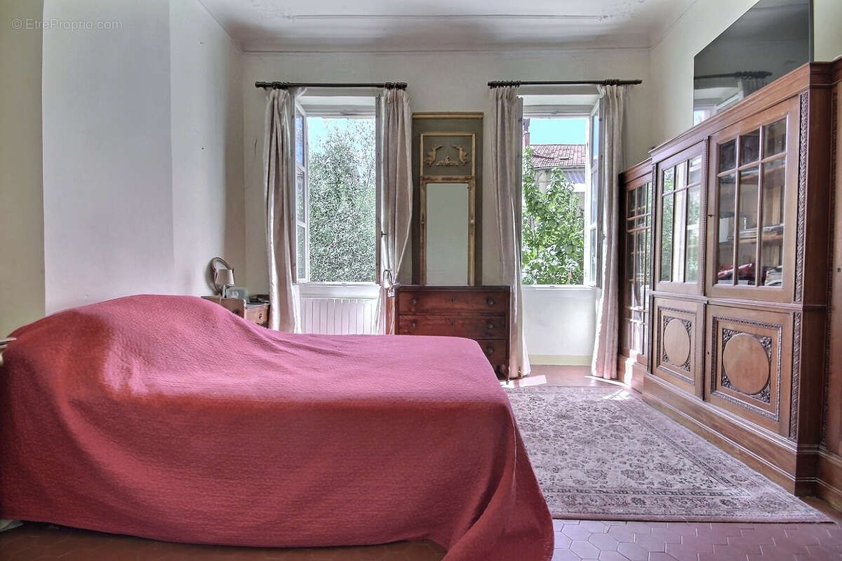 Appartement à MARSEILLE-6E