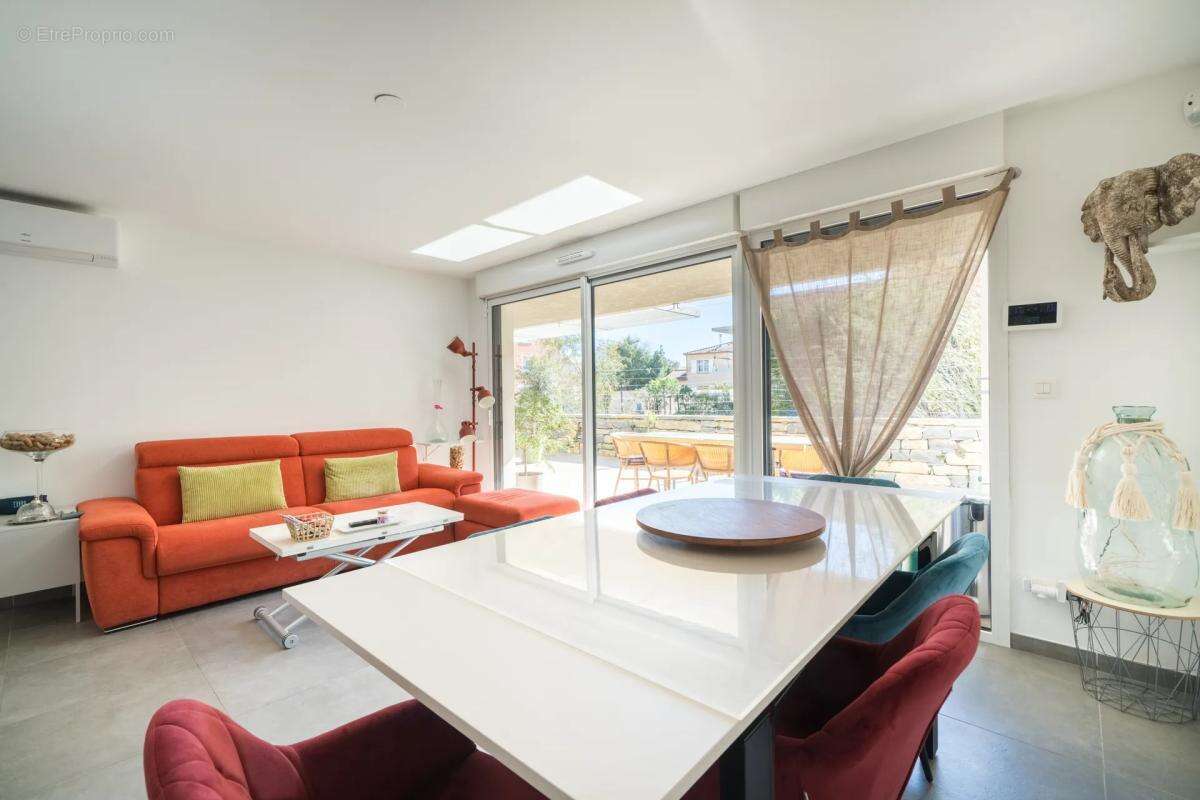Appartement à LATTES