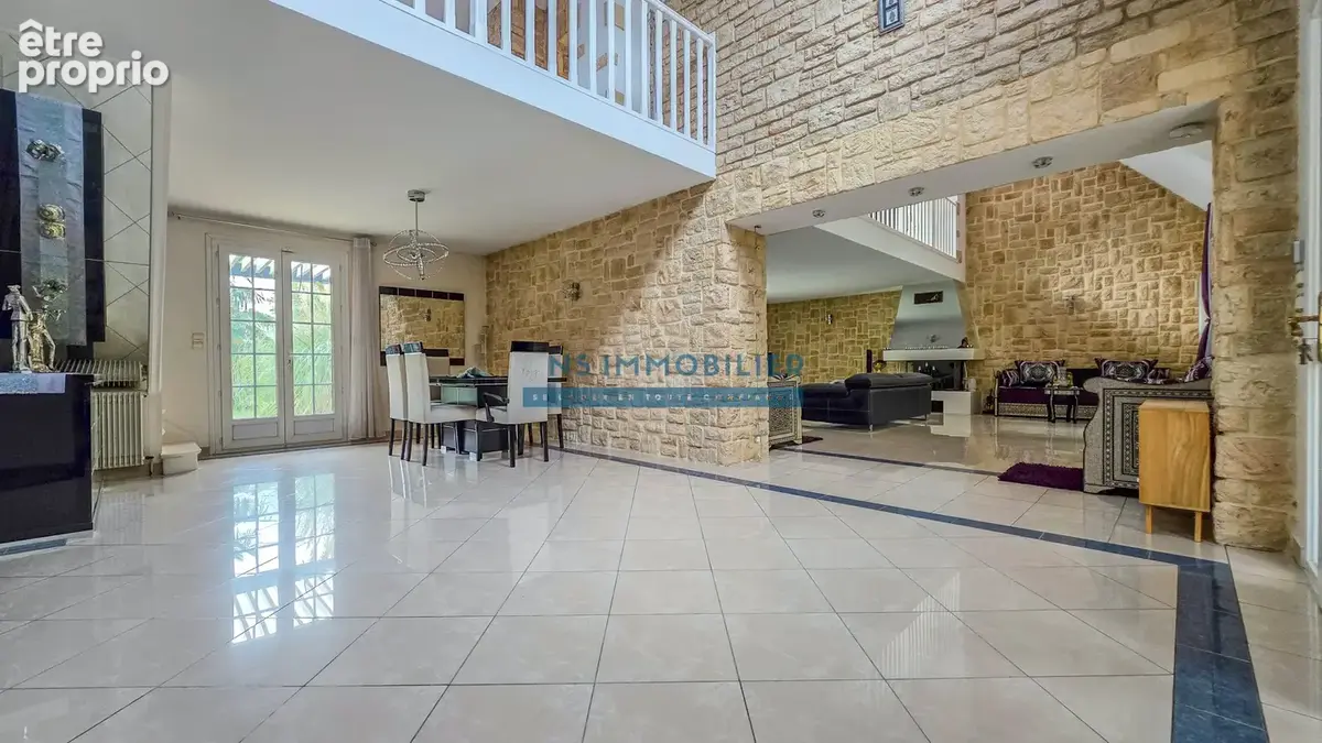 Maison d'exception 221m2 + Terrain 1091m2 + Garage - photo 6
