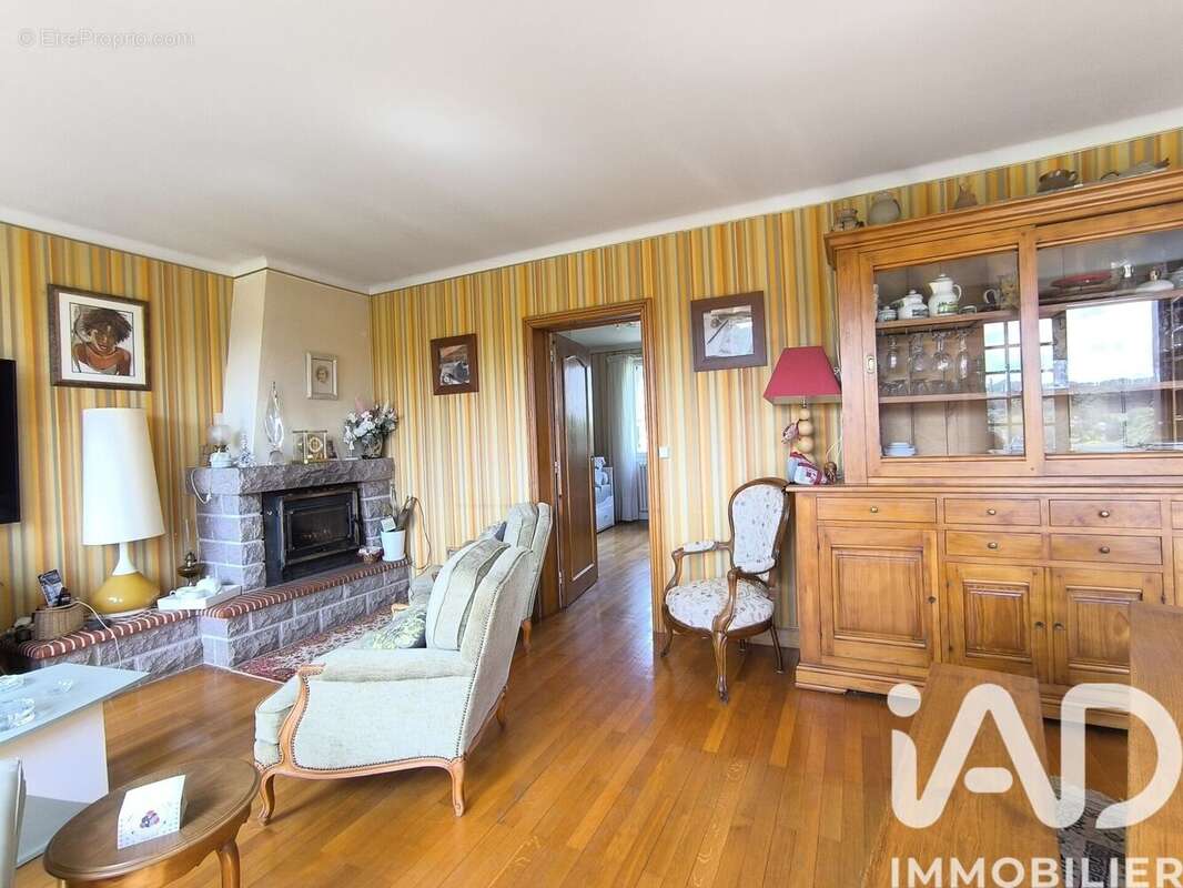 Maison 132 m² à Magnat-L'etrange  - photo 9
