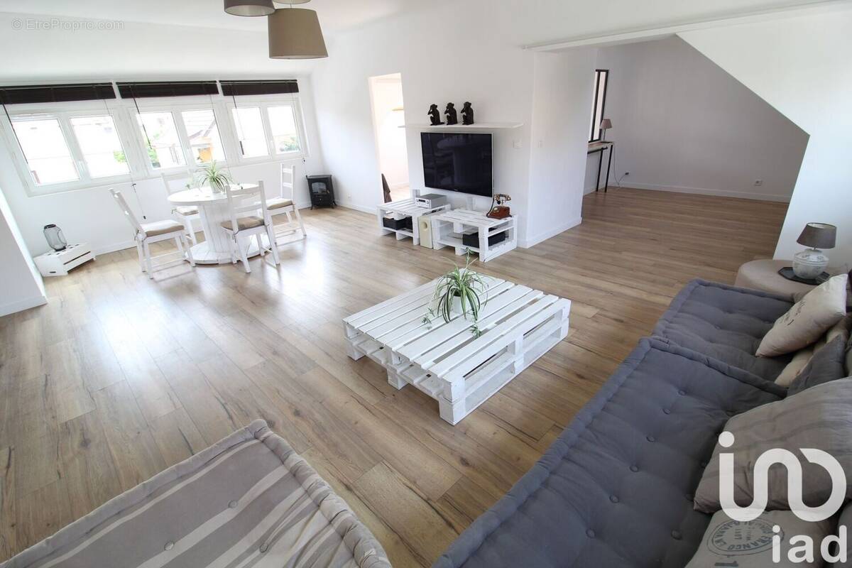 Photo 1 - Appartement à VILLENEUVE-LE-ROI