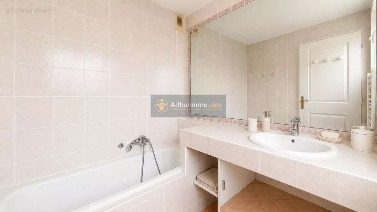 3 pieces avec garage centre-ville de saint-raphael - photo 4