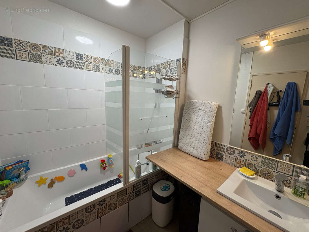 Appartement à BEAUZELLE