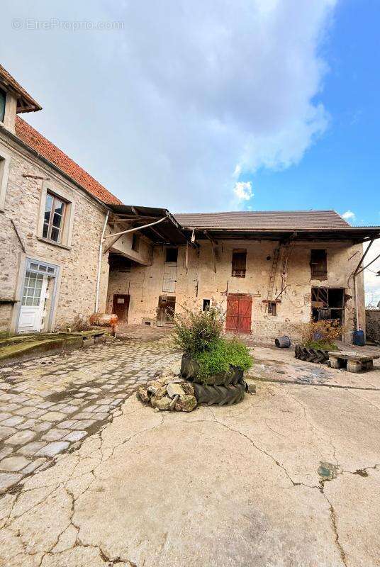 Maison à LIZY-SUR-OURCQ