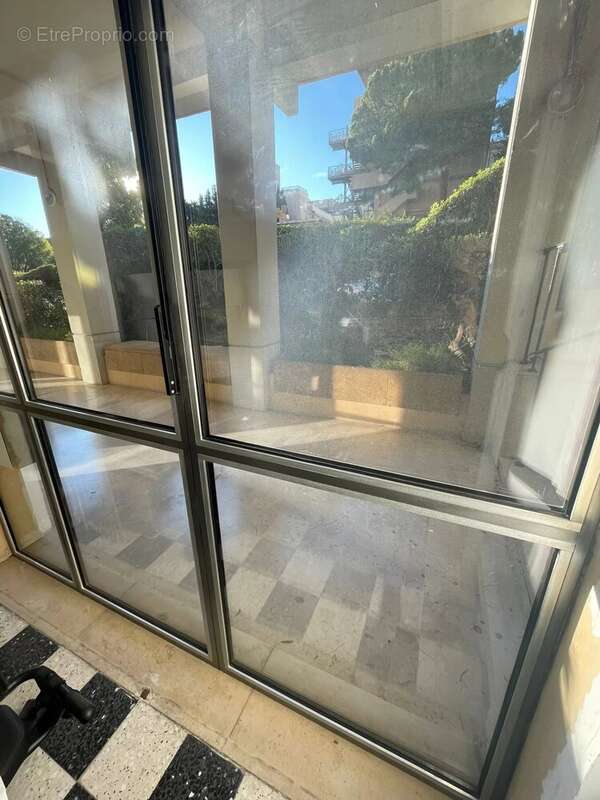 Commerce à MARSEILLE-5E