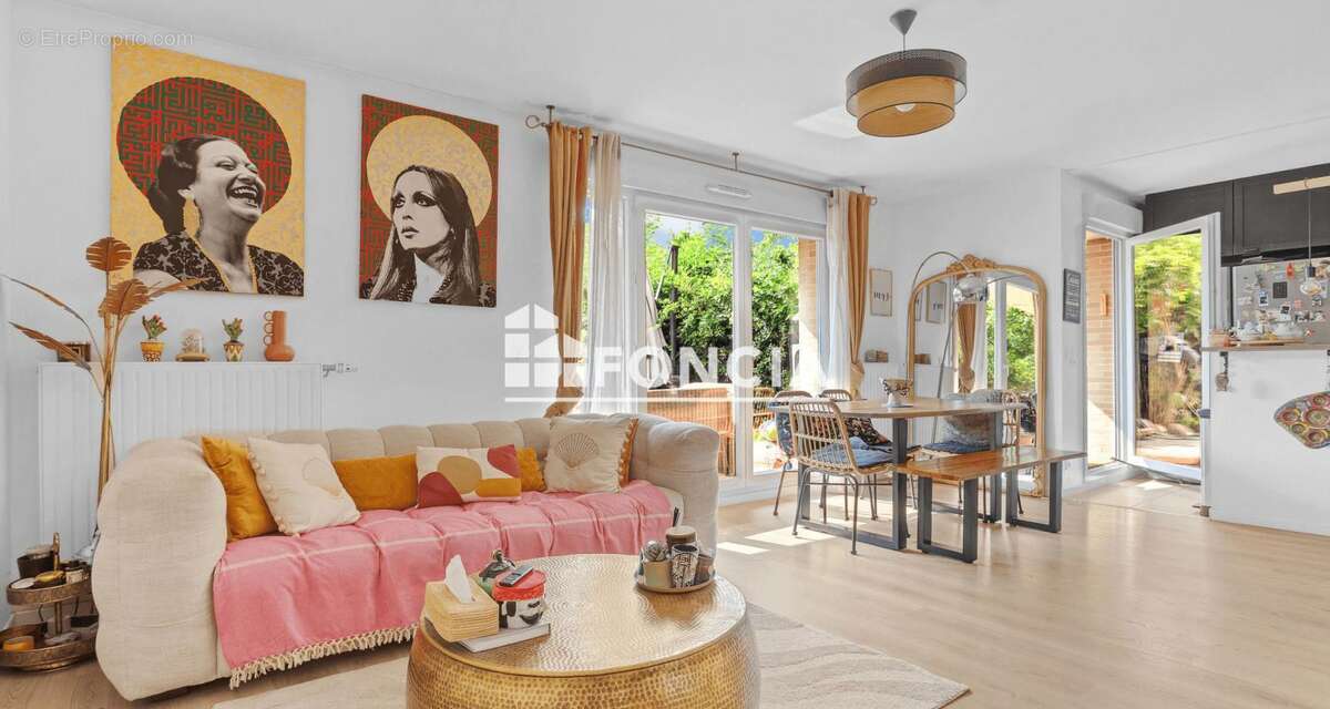 Appartement 4 pièces récent avec jardin Quartier du Lycée DESCARTES - photo 2