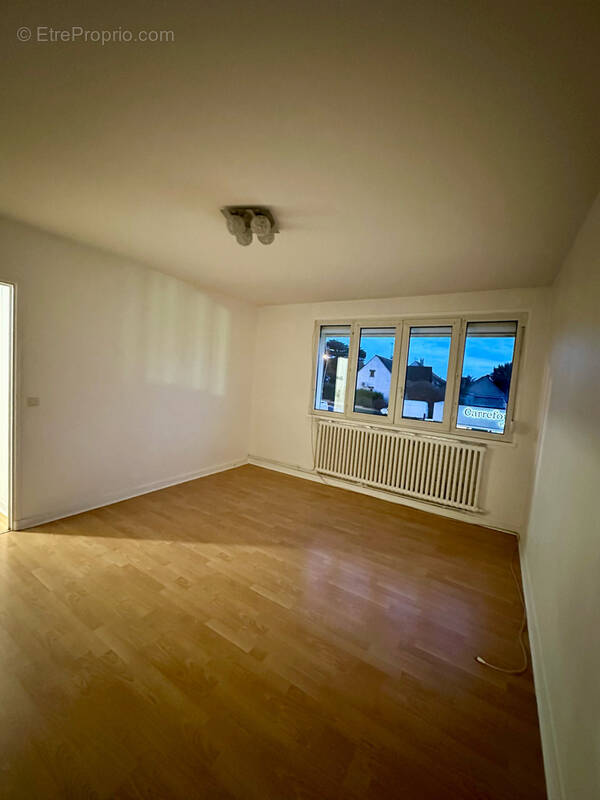 Appartement à SAINTE-GENEVIEVE-DES-BOIS