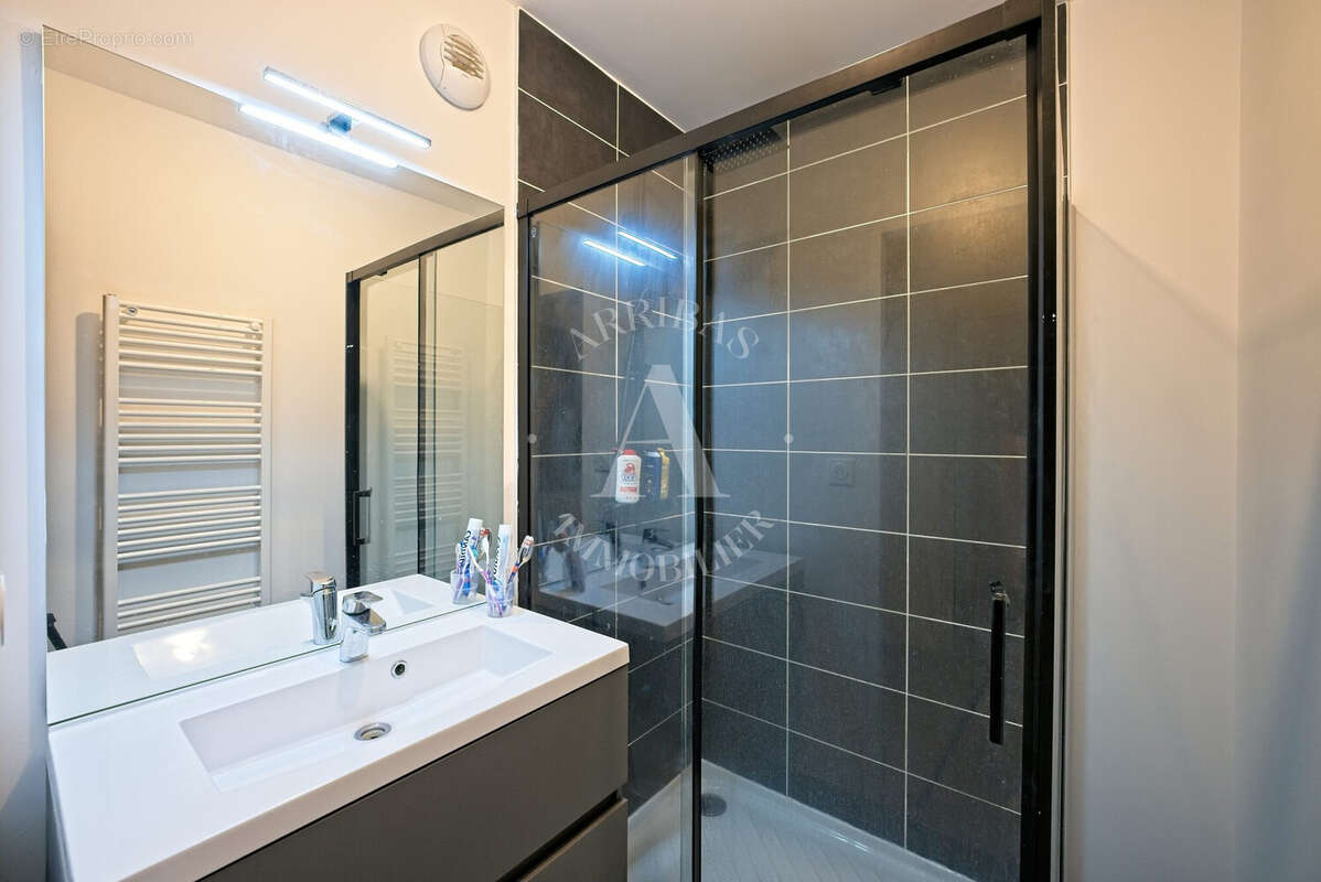 Appartement 130 m² à Crozet  - photo 8