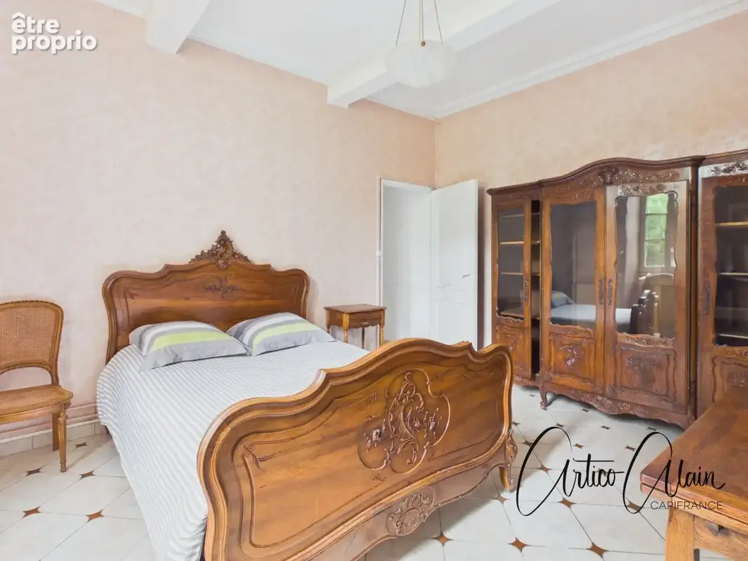 Maison bourgeoise 183 m² – jardin, 2 garages et double accès - photo 7