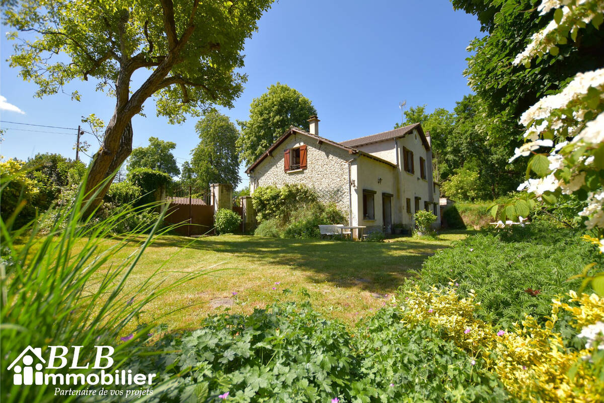 Maison à LES ESSARTS-LE-ROI