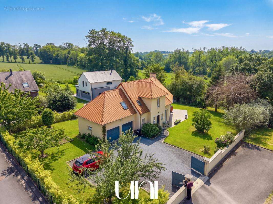 Maison 5 pièces de 148 avec double garage - MONCEAUX EN BESSIN - photo 3