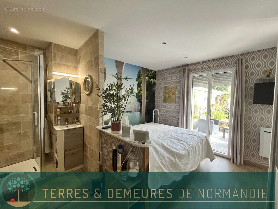 Maison à SAINT-PIERRE-SUR-DIVES