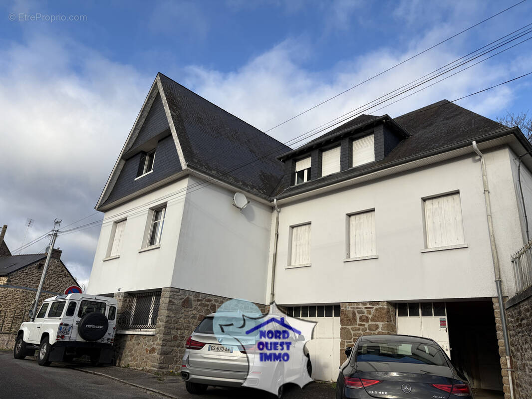Maison à AMBRIERES-LES-VALLEES