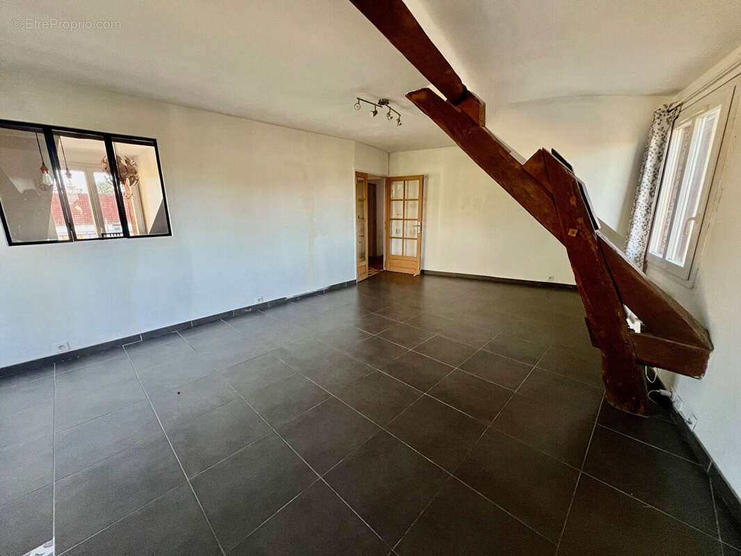 Appartement à SAINT-CYR-L'ECOLE