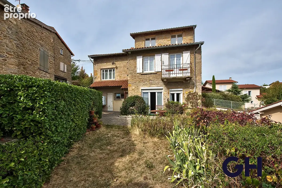 Maison 4 pièces 106 m² · à Saint-Didier-au-Mont-d'Or · 105,7 m² · 500 000 €